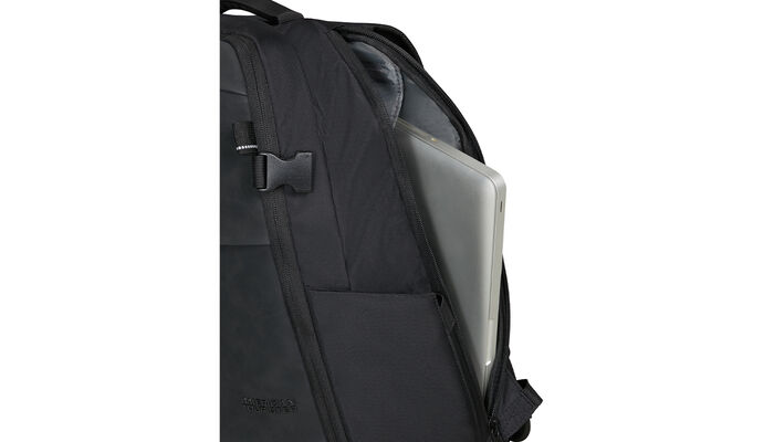 Laptop compartment 17.3"