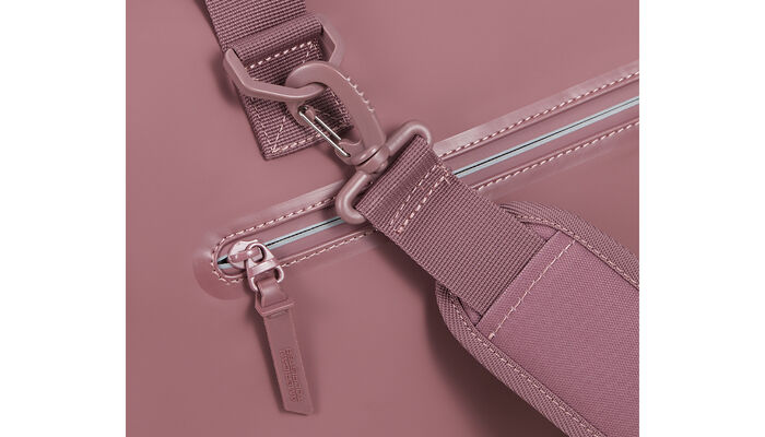 Removable shoulder strap
