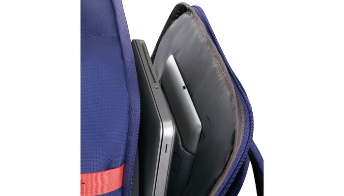 Laptop compartment 15.6"