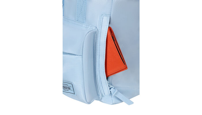 Side pocket