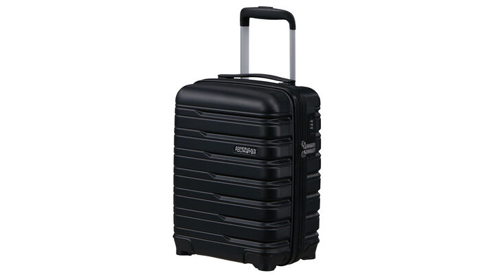 Fitting Ryanair and Wizz Air free-on-board cabin bag policy