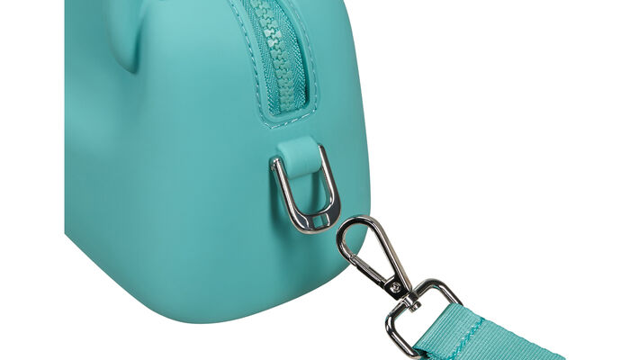 Removable shoulder strap