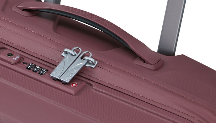 Water-repellent coated zipper