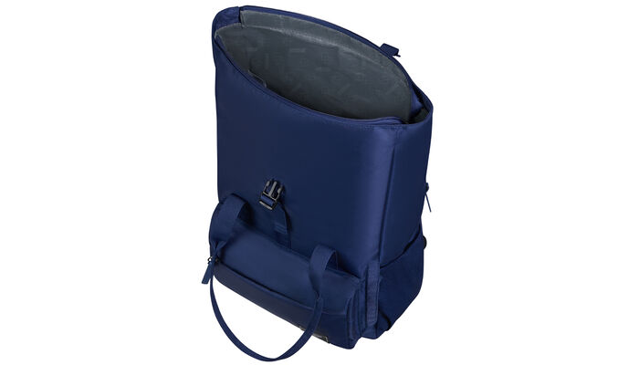 Large main compartment