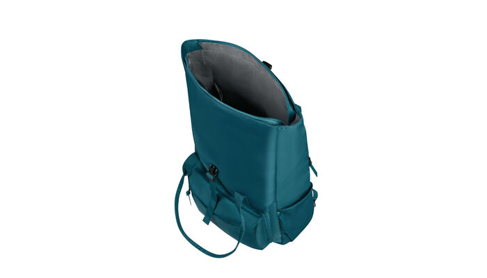 Large main compartment