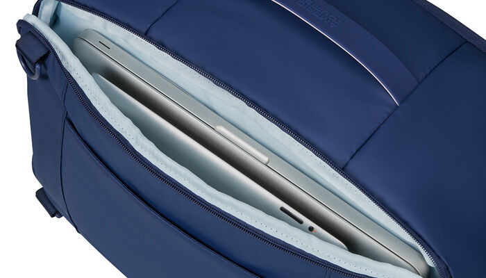 Laptop compartment 14"