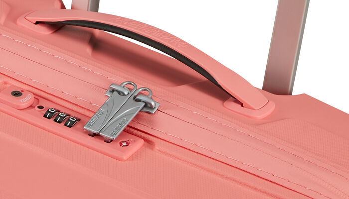 Water-repellent coated zipper