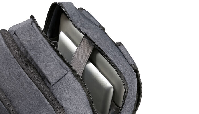 Laptop compartment 15.6"