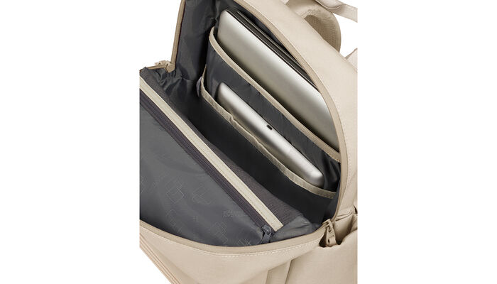 Laptop compartment 15"