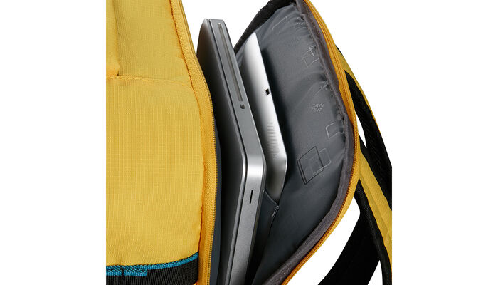 Laptop compartment 15.6"