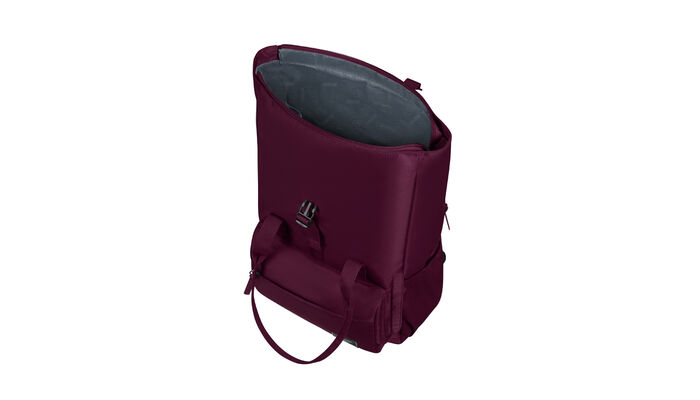 Large main compartment