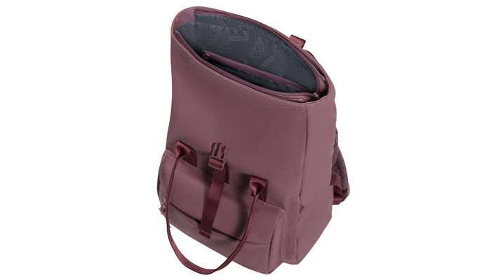 Large main compartment