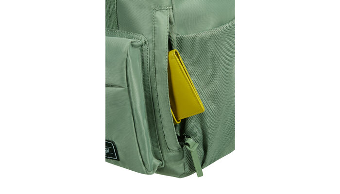 Side pocket