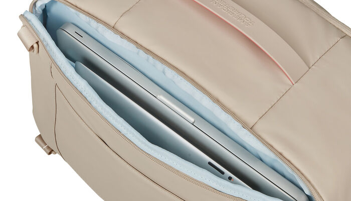 Laptop compartment 14"