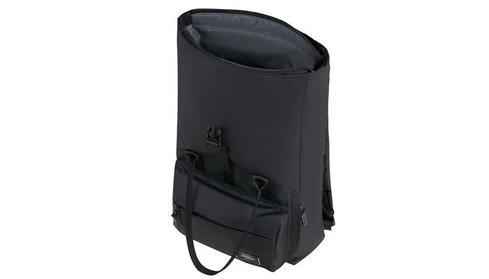 Large main compartment