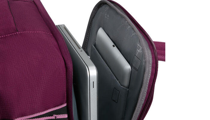 Laptop compartment 15.6"