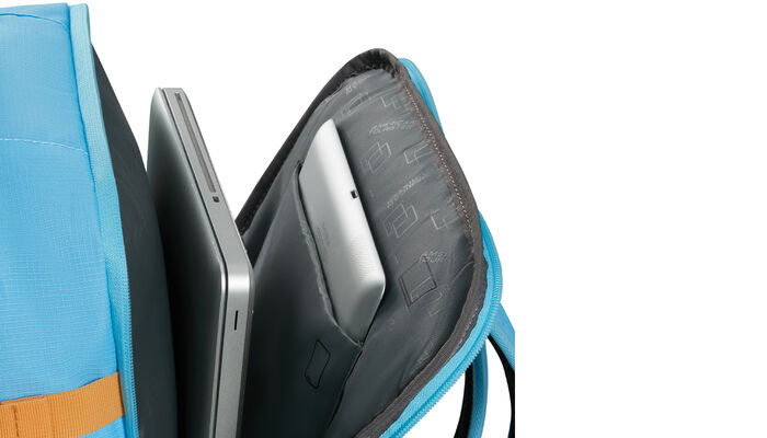 Laptop compartment 15.6"