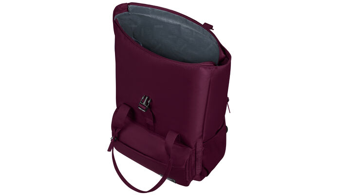 Large main compartment