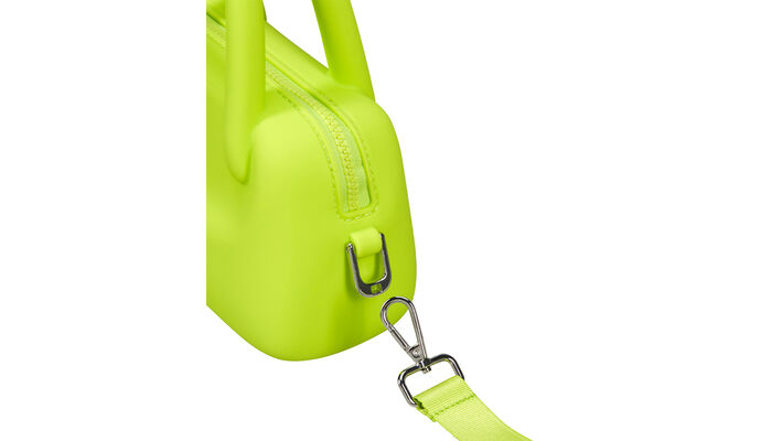 Removable shoulder strap