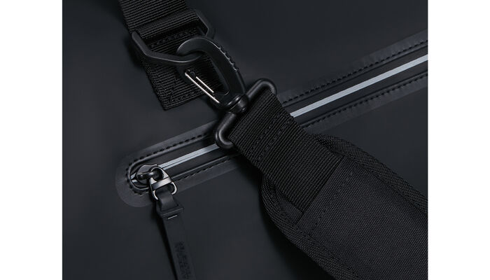 Removable shoulder strap