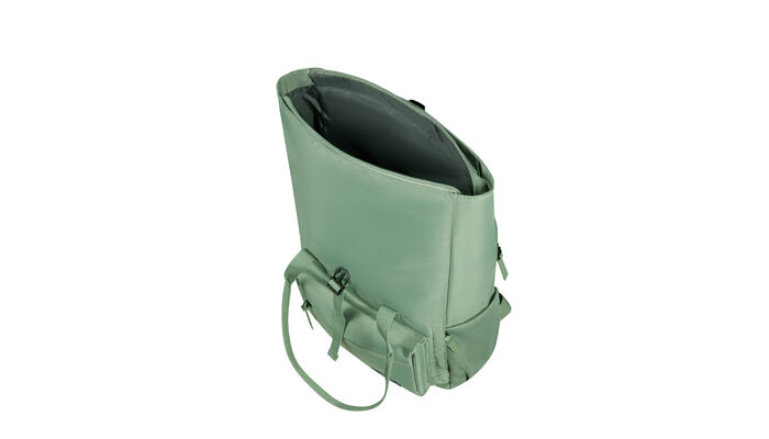 Large main compartment
