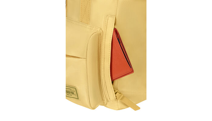 Side pocket